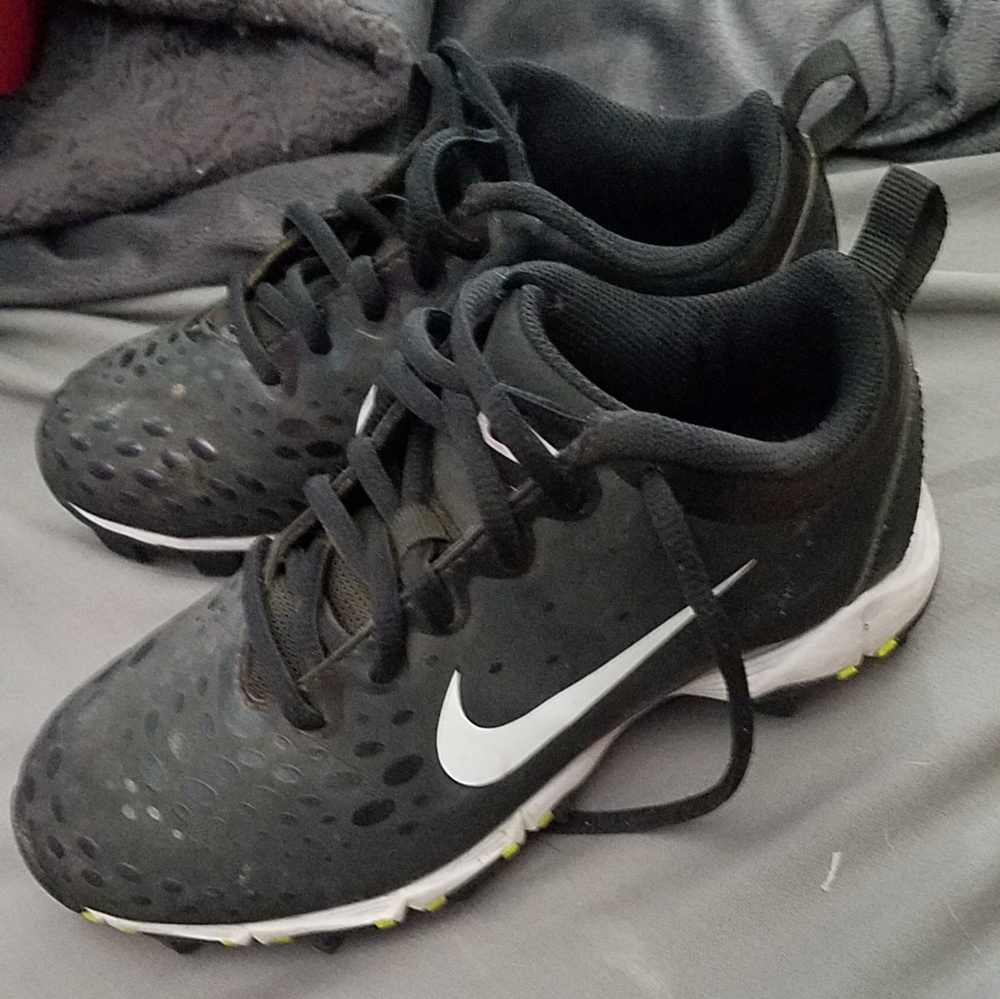 Girl baseball shoes size 13